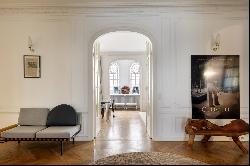 Paris 17th District - A spacious 4-bed apartment