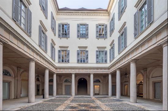 Exclusive and historic property in the center of Milan