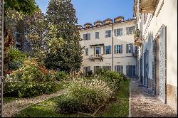 Exclusive and historic property in the center of Milan