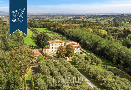 Historical villa in a panoramic position for sale in the province of Pisa