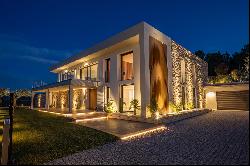 Exceptional Contemporary Villa with Panoramic View of Sainte-Victoire