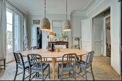 Marseille 6th, Antiquaires neighborhood - Elegant 4-Bedroom Apartment