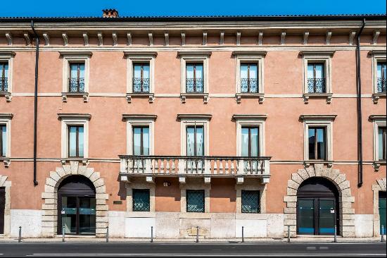 Elegant Renaissance palace in the historic centre of Verona