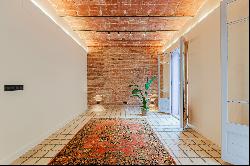 Splendid newly refurbished apartment in Muntaner Street