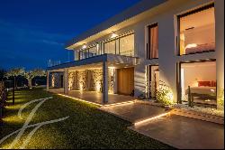 Luxurious contemporary villa with pool near town center and breathtaking view of the Saint