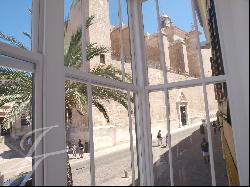 Exquisite 146 sqm flat in the historical heart of Mahon