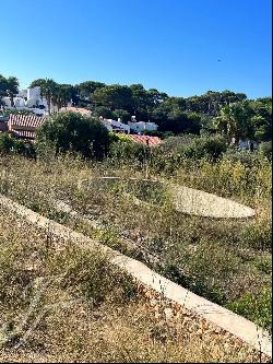 Piece of land with project and licence in 2nd line from the beach