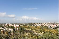 Spacious and bright penthouse on Via Pietro Mascagni