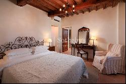 country house dating 1800 overlooking Todi