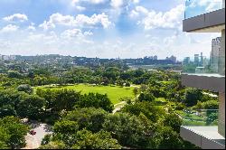 Renovated apartment with views of Parque do Povo and design by Felipe Hess