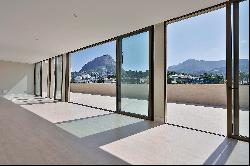 Single-level penthouse with views of Christ the Redeemer, Lagoa, and Dois Irmãos