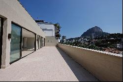 Single-level penthouse with views of Christ the Redeemer, Lagoa, and Dois Irmãos