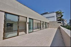 Single-level penthouse with views of Christ the Redeemer, Lagoa, and Dois Irmãos