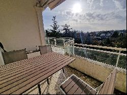 Avenue Camus, duplex top floor of 160 m2 on the ground with 3 bedrooms