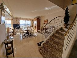 Avenue Camus, duplex top floor of 160 m2 on the ground with 3 bedrooms