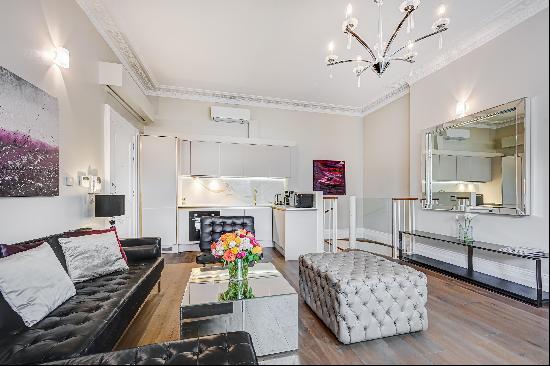 [SHORT LET] Charming South Kensington duplex with stylish interiors and prime location. Ut