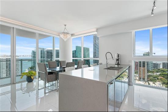 **FULLY FURNISHED**Welcome to The Bond Brickell, a luxurious living experience! This spaci