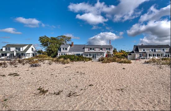 Everything you could want for a summer in the Hamptons is here! This authentic beach house