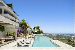 Two-Bedroom Penthouse with Large Terrace, Jacuzzi, and Sea Views