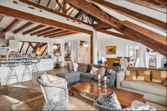 Open spaces, a magnificent loft with authentic charm