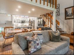 Gorgeous Townhome with Views in Mammoth Lakes