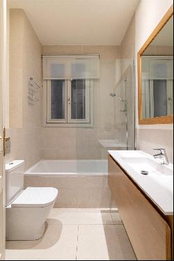 Flat For Sale In Eixample, Eixample, Barcelona, 08004