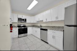 9429 SW 76th St Unit W17, Miami FL 33173