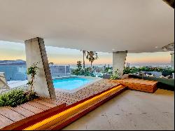 26 La Croix, Avenue La Croix, Fresnaye, Cape Town, 8005