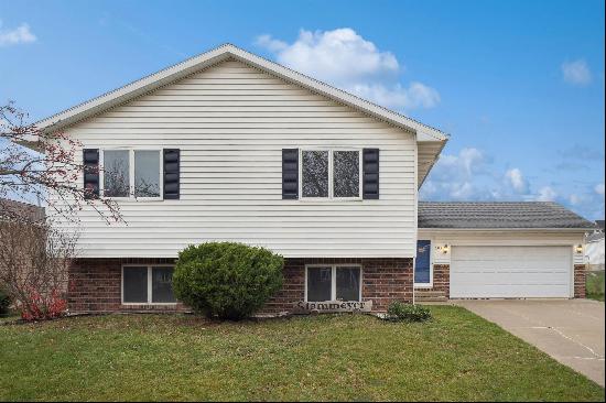 5325 Marius Drive, Cedar Falls IA 50613