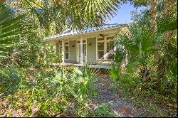 203 9th St, Apalachicola FL 32320