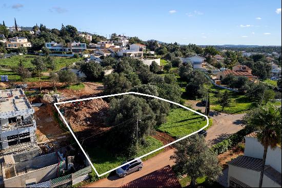 Excellent plot for a development with views in Vale Formoso, Algarve.