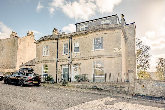 An immaculately presented Grade II listed Georgian townhouse, just an easy walk to Bath Sp