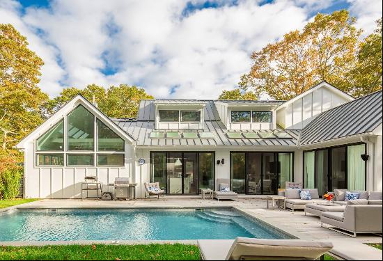 Stunning East Hampton Springs Retreat