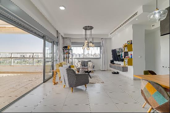 Architecturally Designed Penthouse with Open Views of Haagam Park