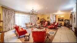 Fully Furnishes 9 Bedroom Guest House For Sale in Glen Marais