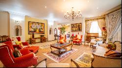 Fully Furnishes 9 Bedroom Guest House For Sale in Glen Marais