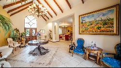 Fully Furnishes 9 Bedroom Guest House For Sale in Glen Marais