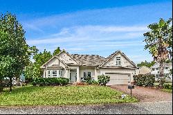 Spacious Cul-De-Sac Home With Two-Car Garage In Gated Community Near Beach 