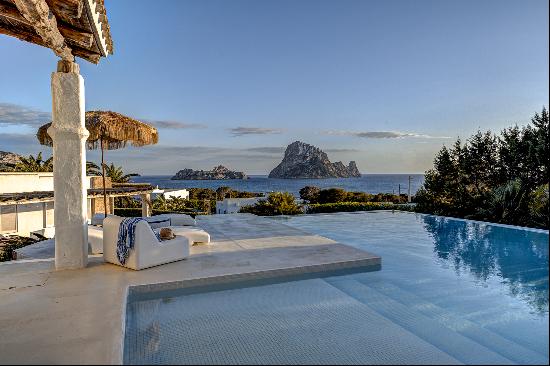 Panoramic views in Cala Carbo