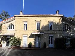 BEAUTIFUL RESIDENCE WITH GARONNE VIEW - RIGHT BANK - JOHN TAYLOR BORDEAUX