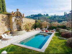 PRESTIGIOUS VILLA WITH POOL IN POGGIO IMPERIALE, FLORENCE