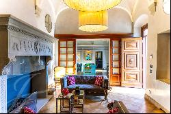 PRESTIGIOUS VILLA WITH POOL IN POGGIO IMPERIALE, FLORENCE