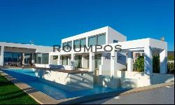 ID 1046337_Beachfront Villa with Breathtaking Sea Views