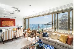 Luxurious apartment with direct ocean view in Leblon