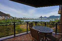 Apartment with panoramic views of Lagoa, spacious layout, and full amenities nea