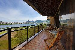 Apartment with panoramic views of Lagoa, spacious layout, and full amenities nea