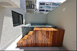 Garden apartment in a new building with full amenities