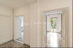 Exclusive apartment with balconies in Prati-delle Vittorie area