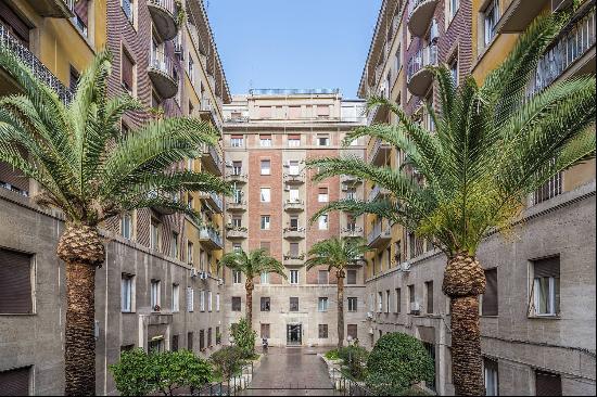 Exclusive apartment with balconies in Prati-delle Vittorie area