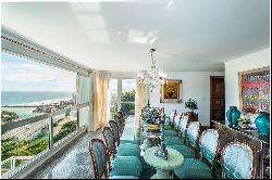 High-end condominium house with ocean view and complete leisure amenities